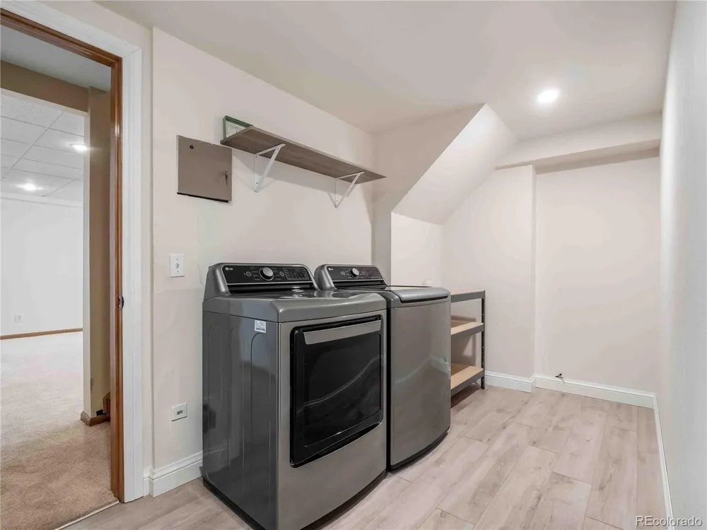9304 Montrose Way Highlands Ranch, CO 80126
