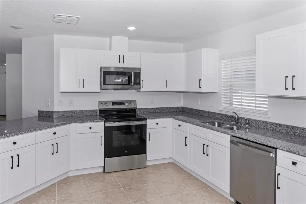 906 7TH STREET Wimauma, FL 33598