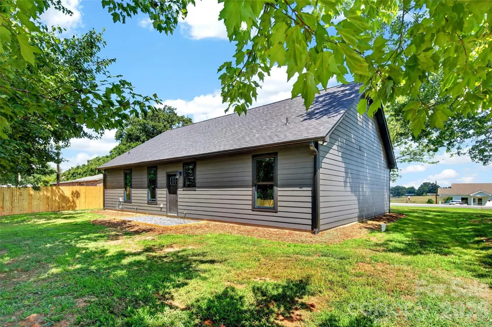 1652 Doggett Road Forest City, NC 28043