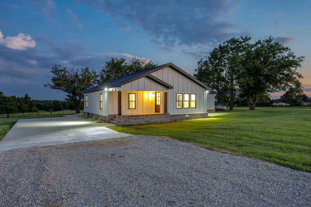1778 County Road 217 Collinsville, TX 76233