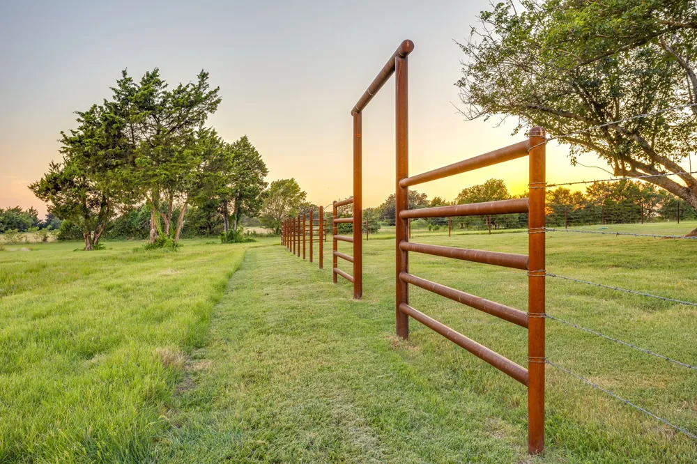 1778 County Road 217 Collinsville, TX 76233