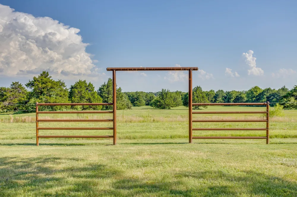 1778 County Road 217 Collinsville, TX 76233