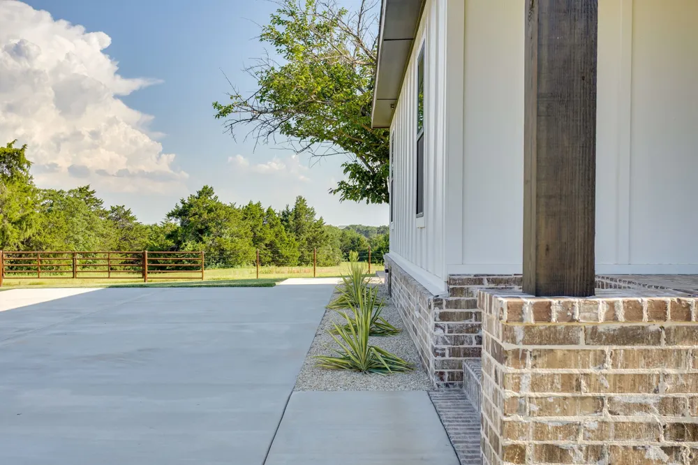 1778 County Road 217 Collinsville, TX 76233