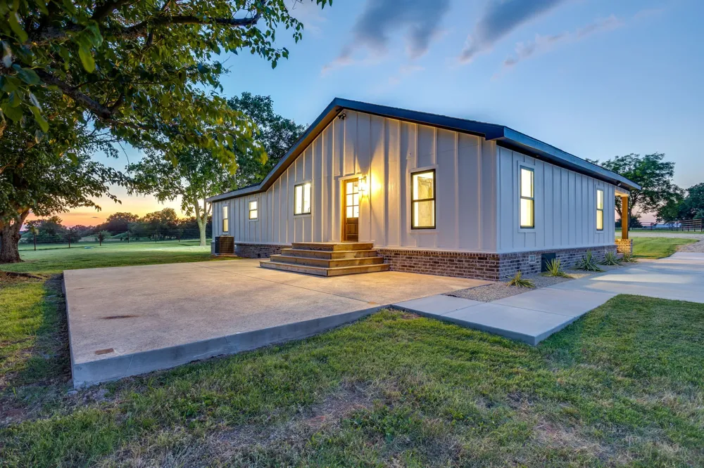 1778 County Road 217 Collinsville, TX 76233