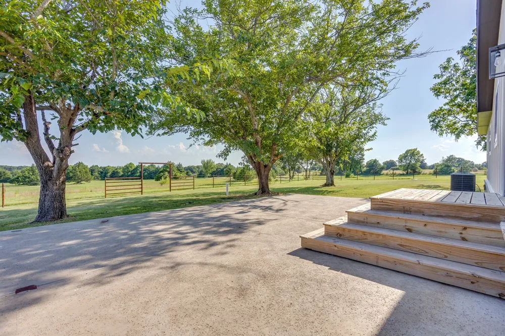1778 County Road 217 Collinsville, TX 76233