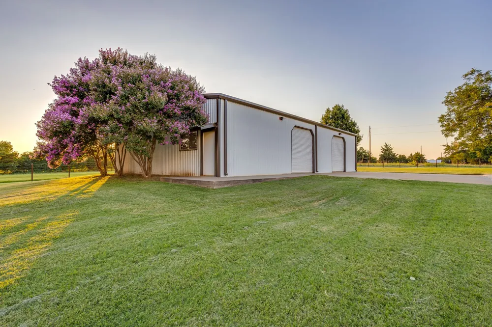 1778 County Road 217 Collinsville, TX 76233
