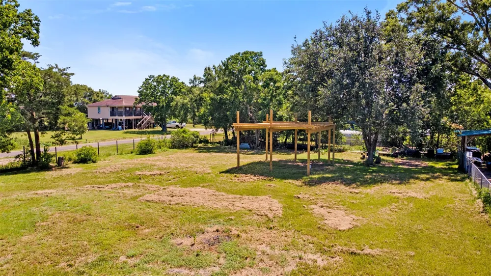 701 Stephenson Avenue Anahuac, TX 77514