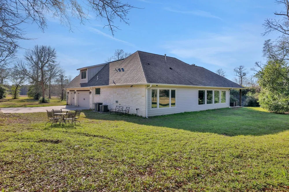 340 Pine Drive Coldspring, TX 77331