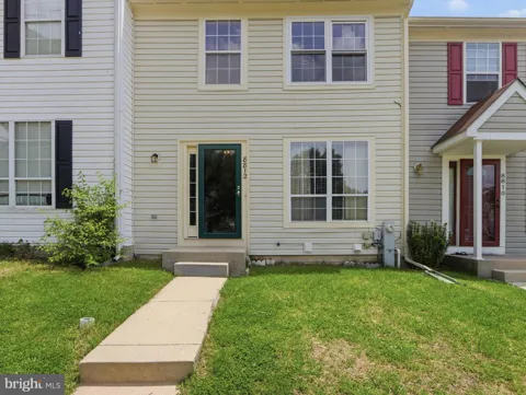 8812 FOX CIRCLE