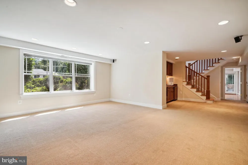 1530 FOREST VILLA LANE Mclean, VA 22101