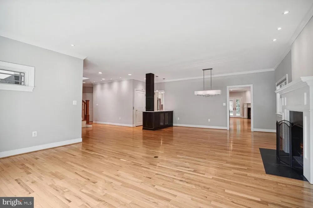 1530 FOREST VILLA LANE Mclean, VA 22101