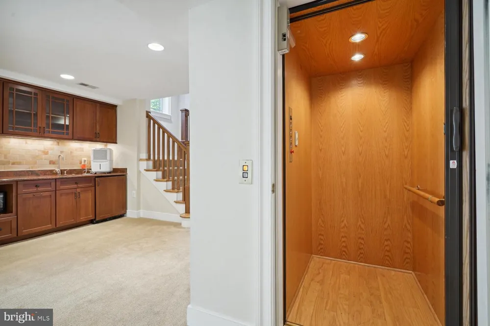 1530 FOREST VILLA LANE Mclean, VA 22101