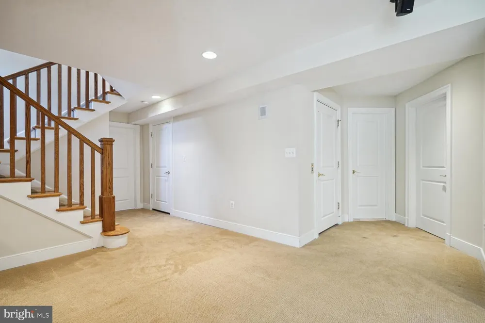 1530 FOREST VILLA LANE Mclean, VA 22101