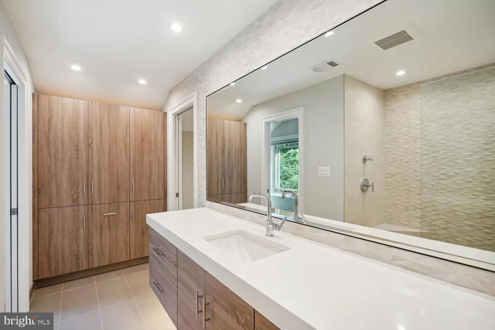 1530 FOREST VILLA LANE Mclean, VA 22101