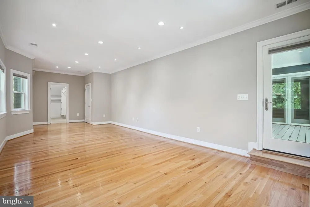 1530 FOREST VILLA LANE Mclean, VA 22101