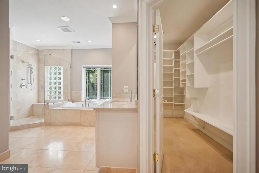 1530 FOREST VILLA LANE Mclean, VA 22101