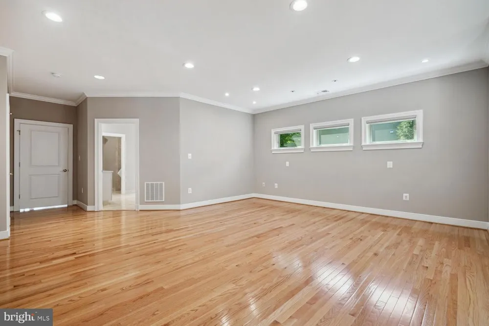 1530 FOREST VILLA LANE Mclean, VA 22101