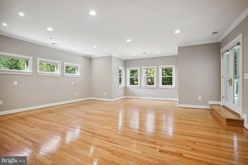 1530 FOREST VILLA LANE Mclean, VA 22101
