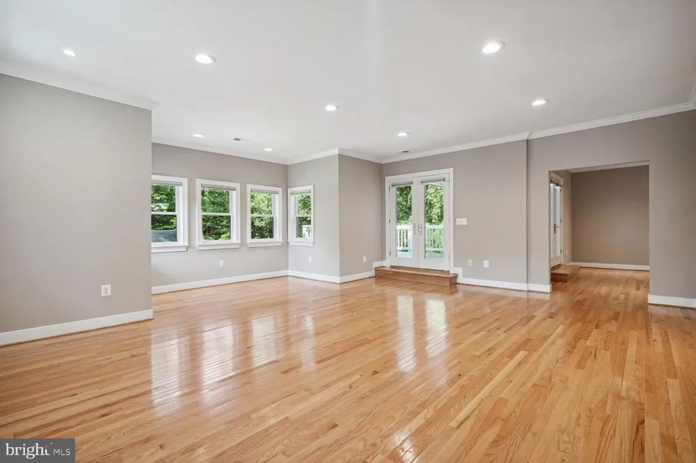 1530 FOREST VILLA LANE Mclean, VA 22101