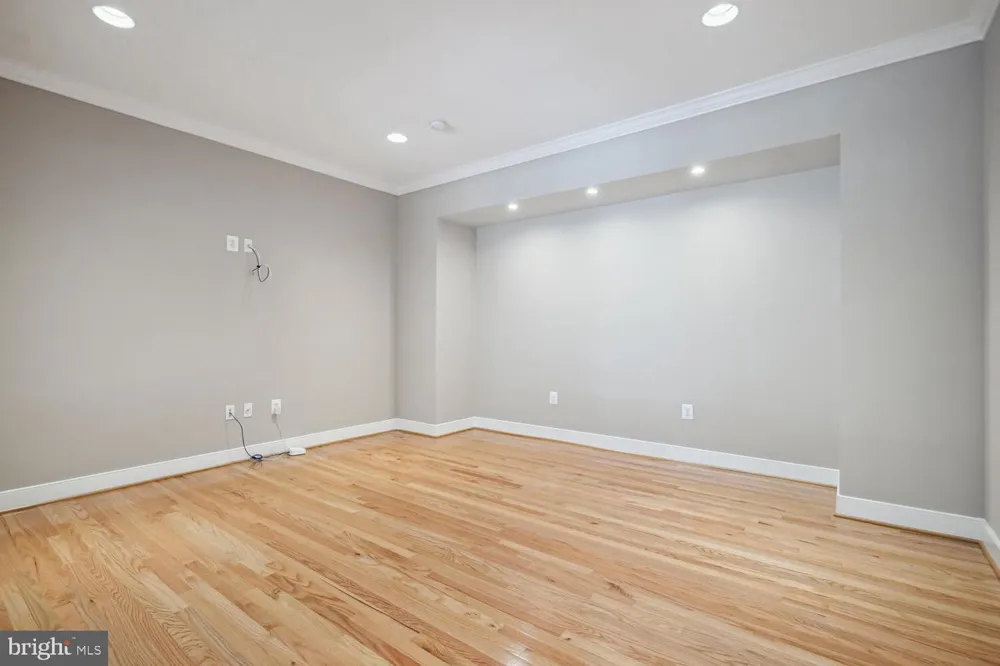 1530 FOREST VILLA LANE Mclean, VA 22101