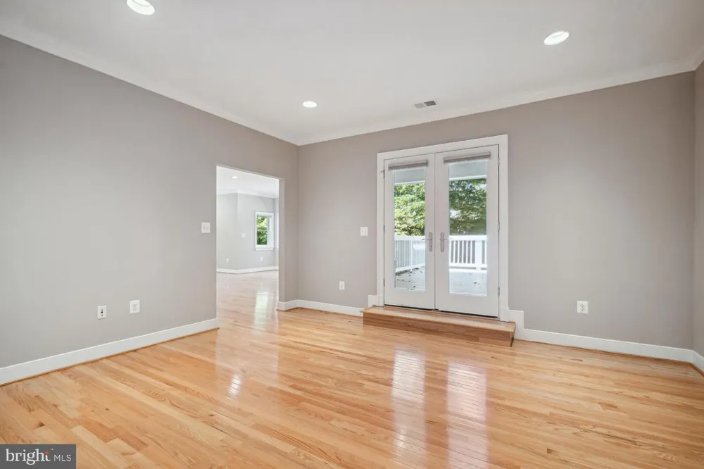 1530 FOREST VILLA LANE Mclean, VA 22101