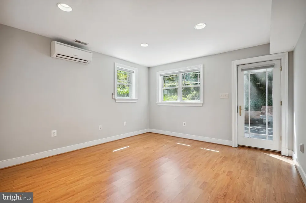 1530 FOREST VILLA LANE Mclean, VA 22101