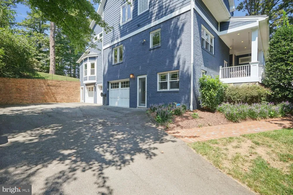 1530 FOREST VILLA LANE Mclean, VA 22101