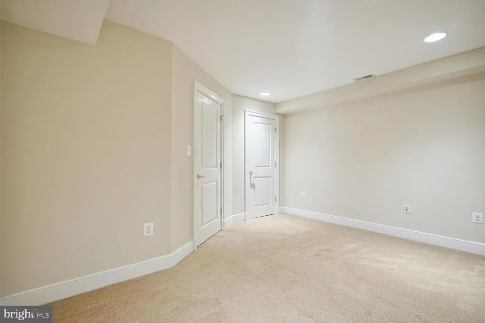1530 FOREST VILLA LANE Mclean, VA 22101