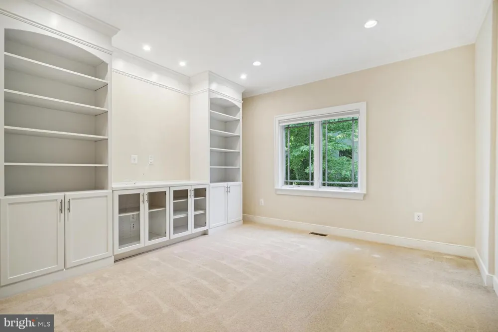 1530 FOREST VILLA LANE Mclean, VA 22101