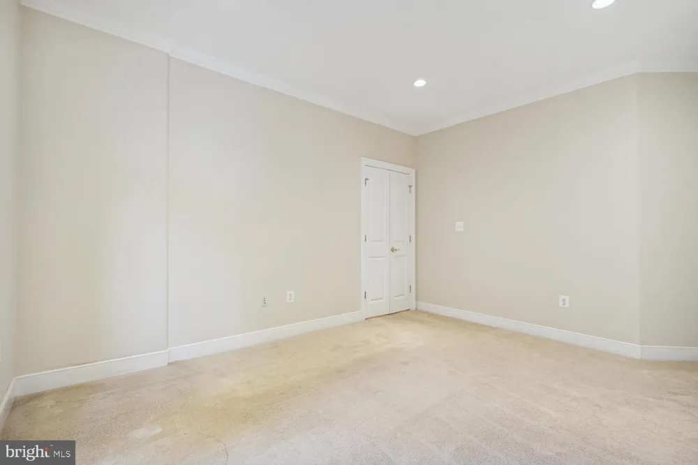 1530 FOREST VILLA LANE Mclean, VA 22101