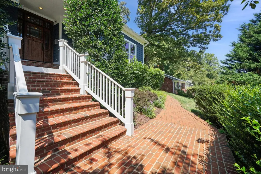1530 FOREST VILLA LANE Mclean, VA 22101