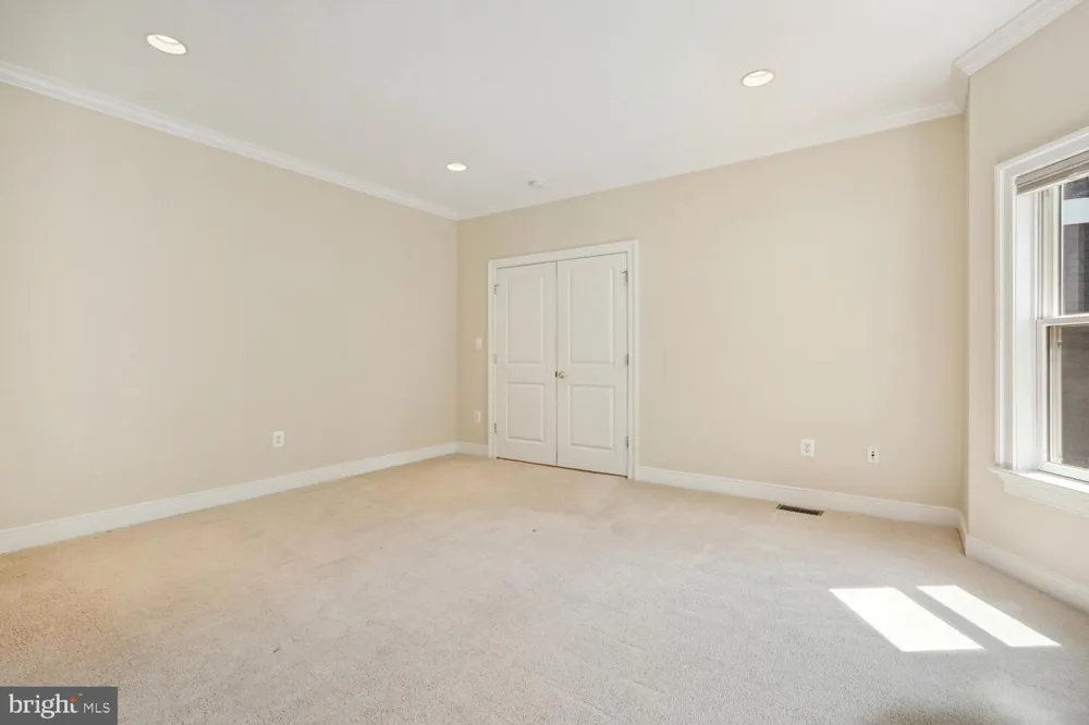1530 FOREST VILLA LANE Mclean, VA 22101
