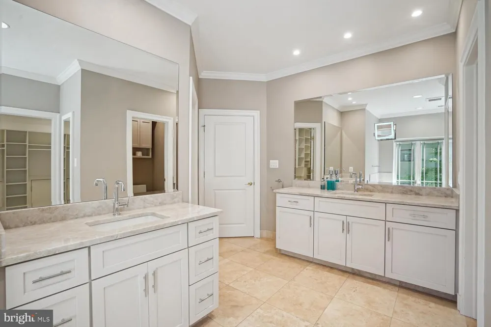 1530 FOREST VILLA LANE Mclean, VA 22101