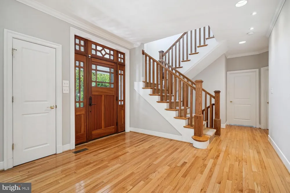 1530 FOREST VILLA LANE Mclean, VA 22101