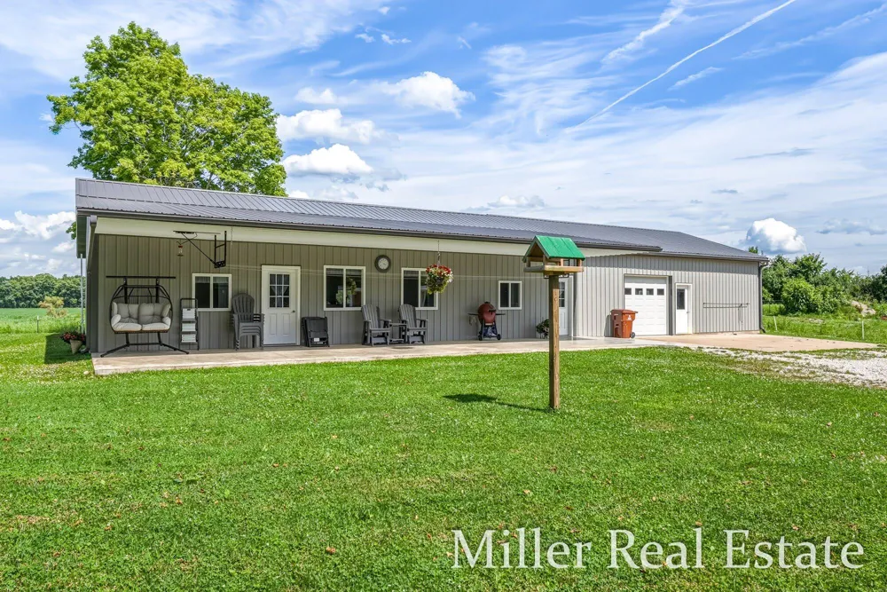 9607 S Barryville Road Dowling, MI 49050