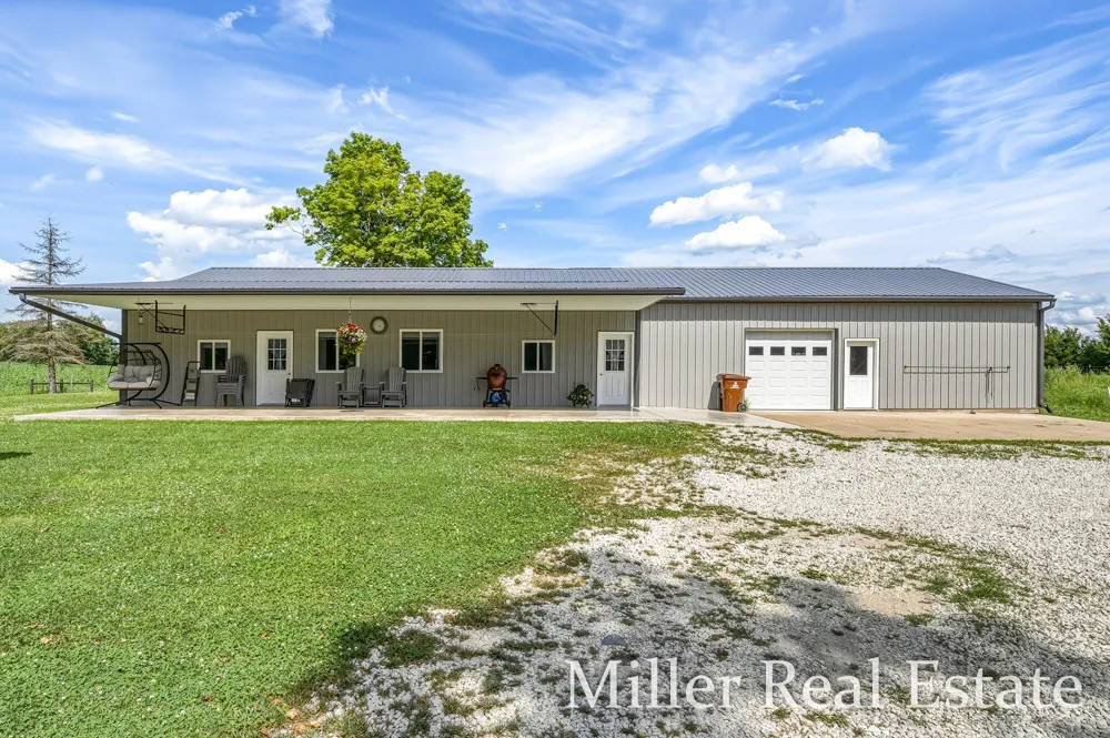 9607 S Barryville Road Dowling, MI 49050