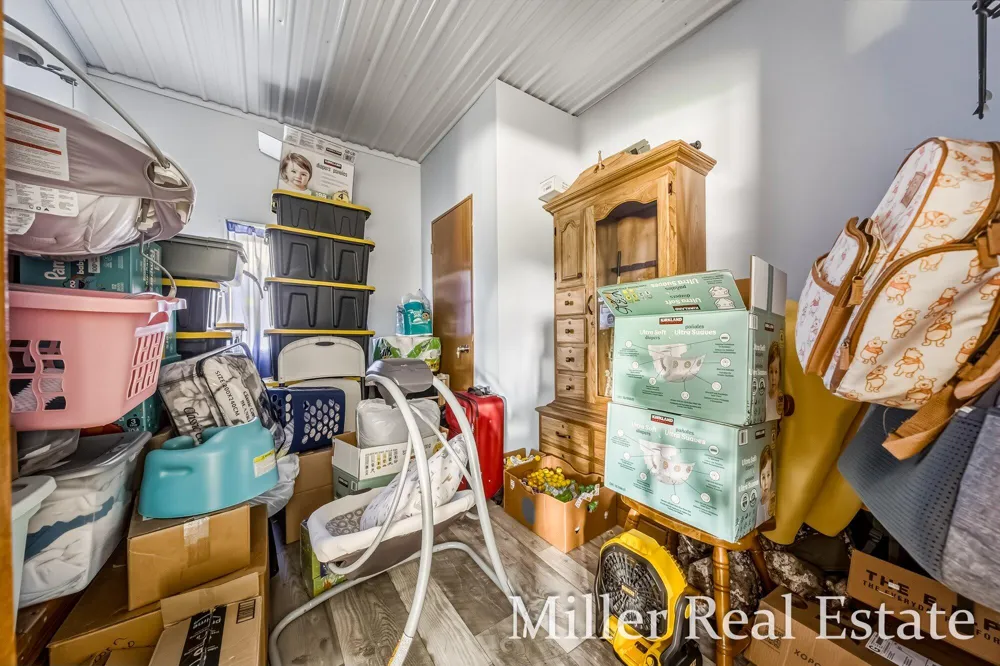 9607 S Barryville Road Dowling, MI 49050