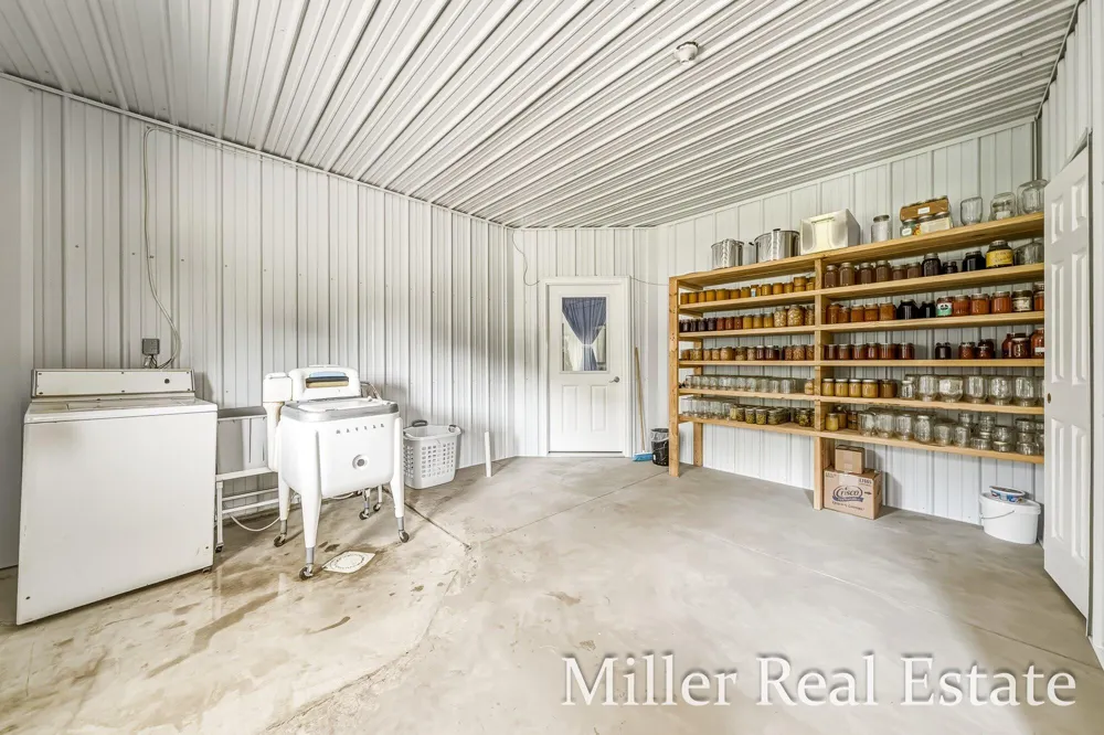 9607 S Barryville Road Dowling, MI 49050