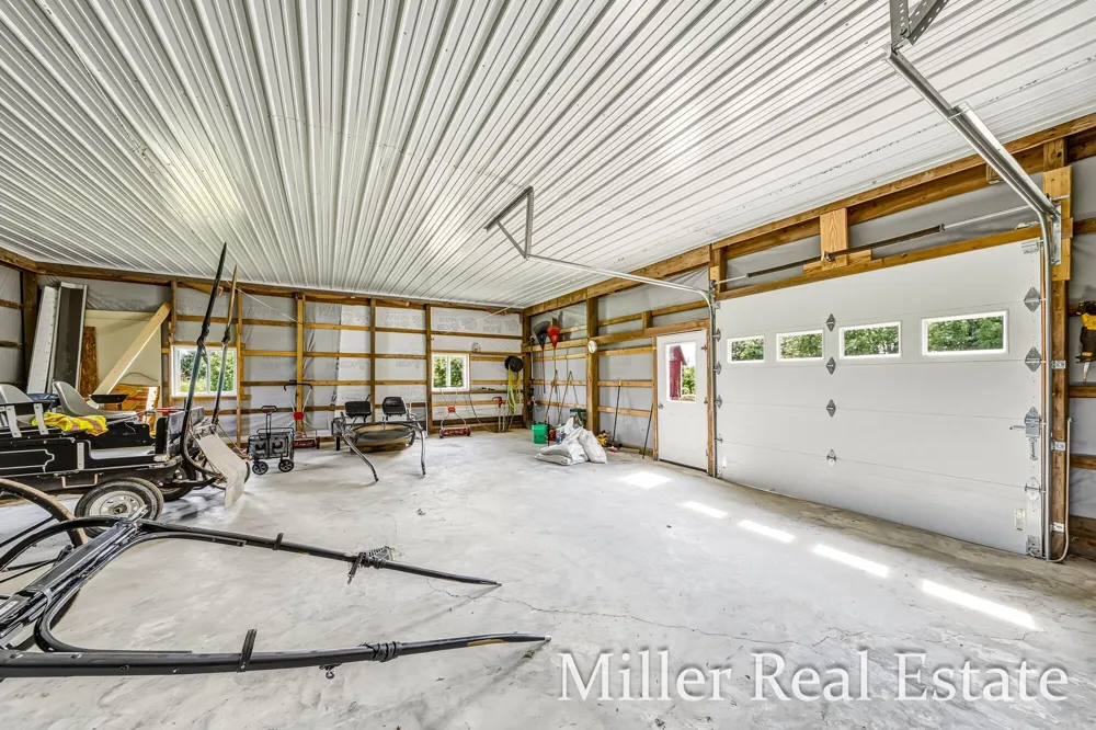 9607 S Barryville Road Dowling, MI 49050