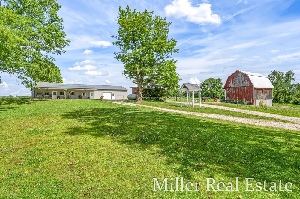 9607 S Barryville Road Dowling, MI 49050