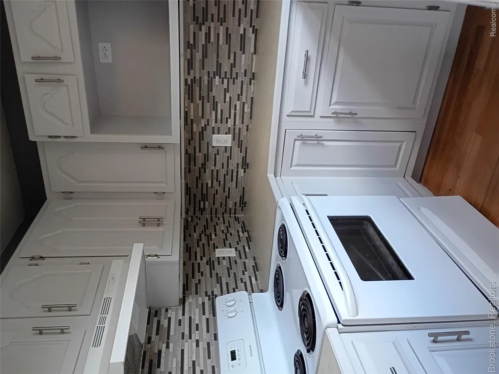 510 Pleasant Street #6 Charlotte City, MI 48813