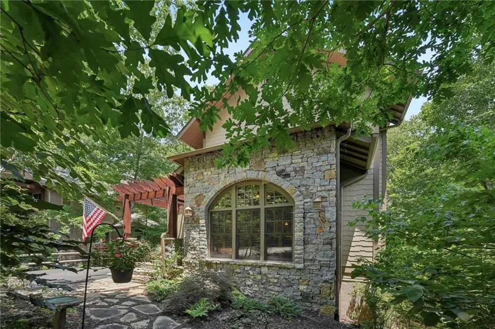 63 Choctaw Ridge Big Canoe, GA 30143