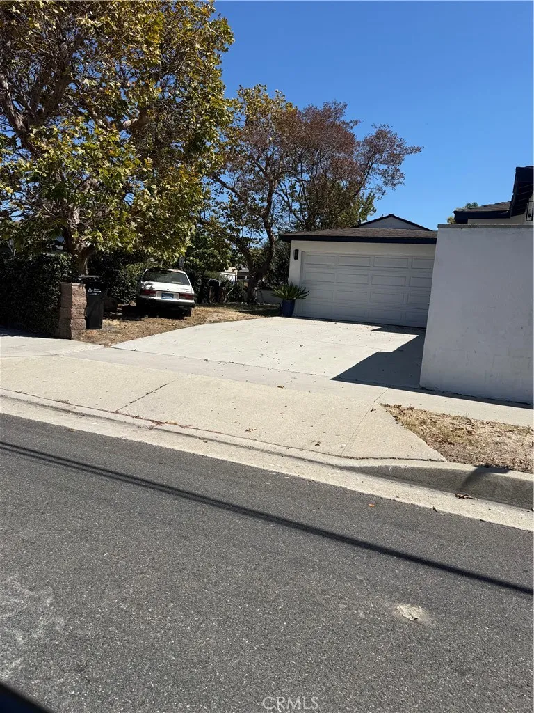 25003 Andreo Lomita, CA 90717