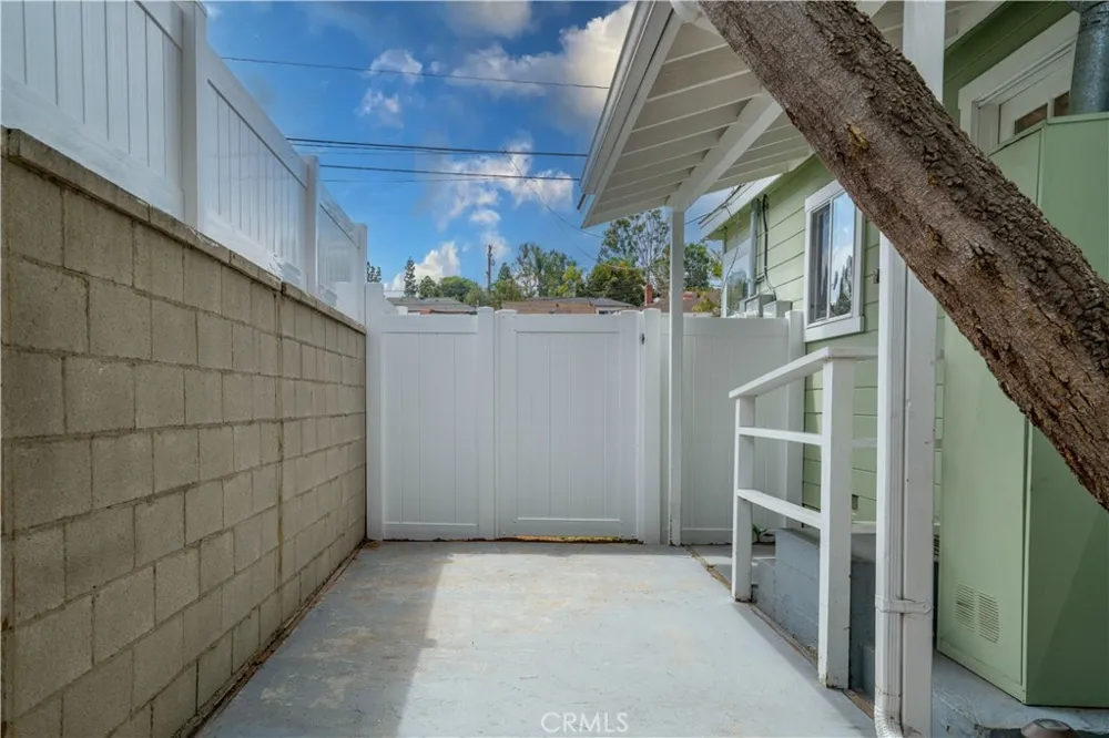1833 261st Street Lomita, CA 90717