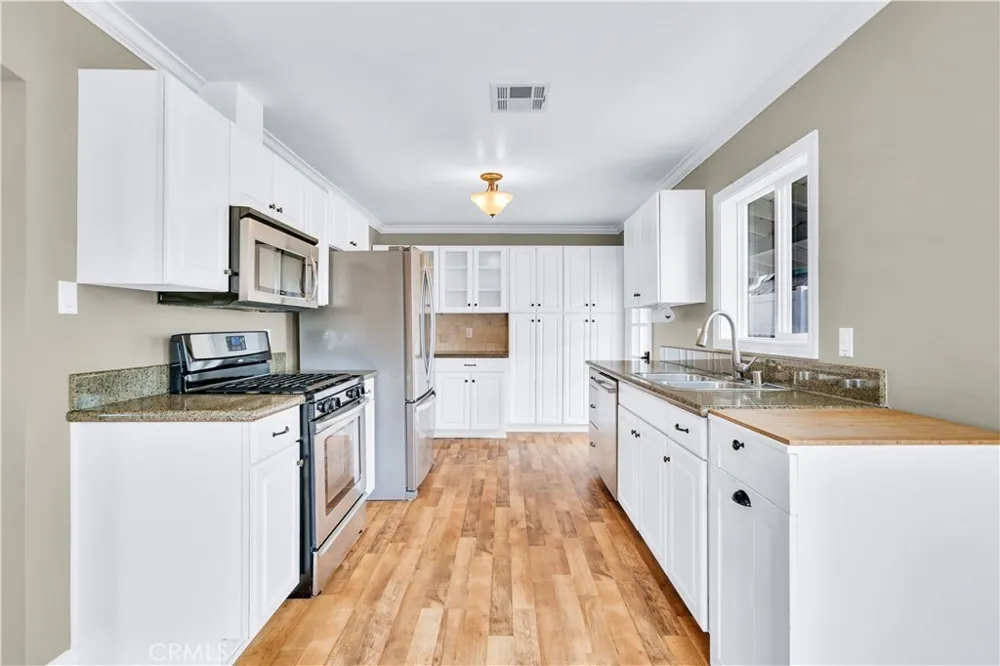 1833 261st Street Lomita, CA 90717