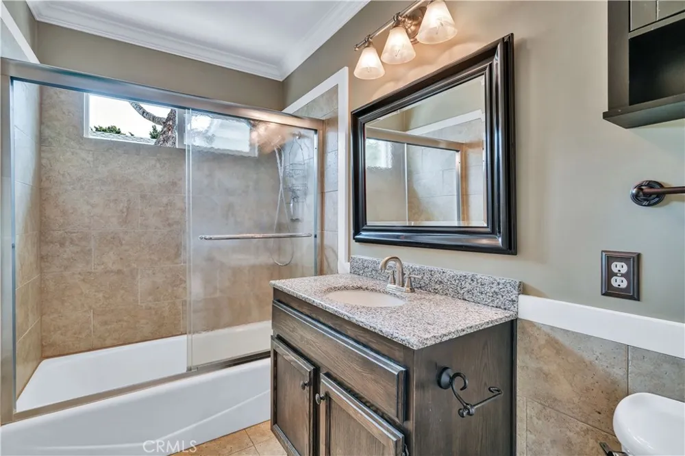 1833 261st Street Lomita, CA 90717