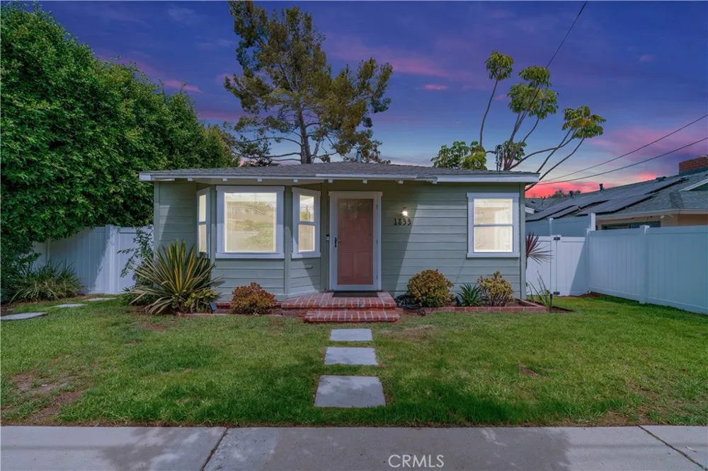 1833 261st Street Lomita, CA 90717