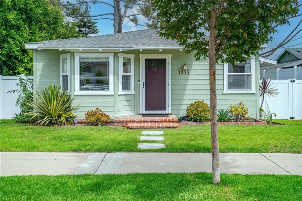 1833 261st Street Lomita, CA 90717