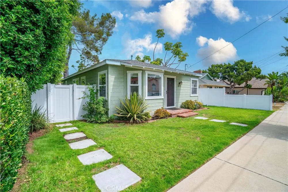 1833 261st Street Lomita, CA 90717