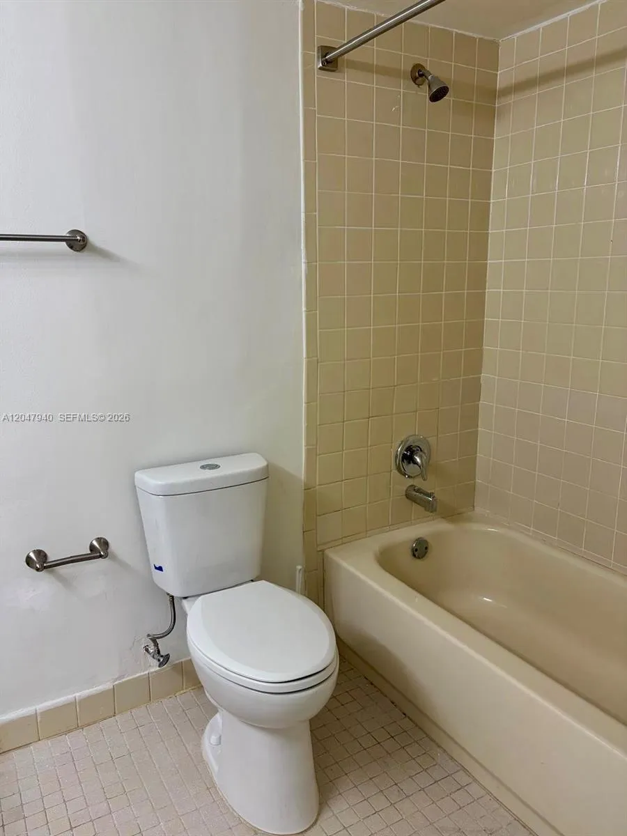 100 NW 76th Ave #102-2 Plantation, FL 33324